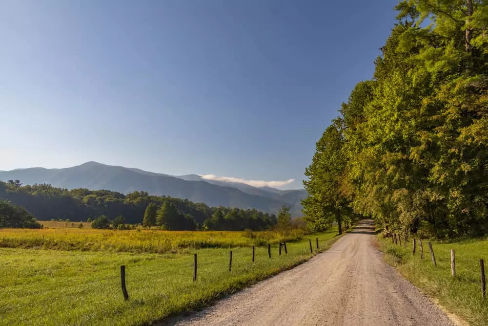 hyatt lane in cades cove