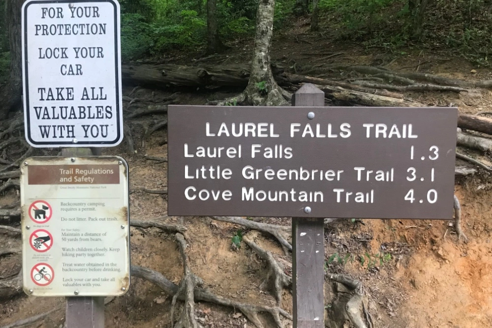 laurel falls signage
