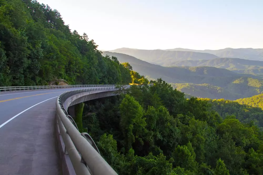 road through the mountains