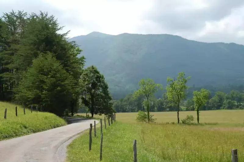 cades cove loop road