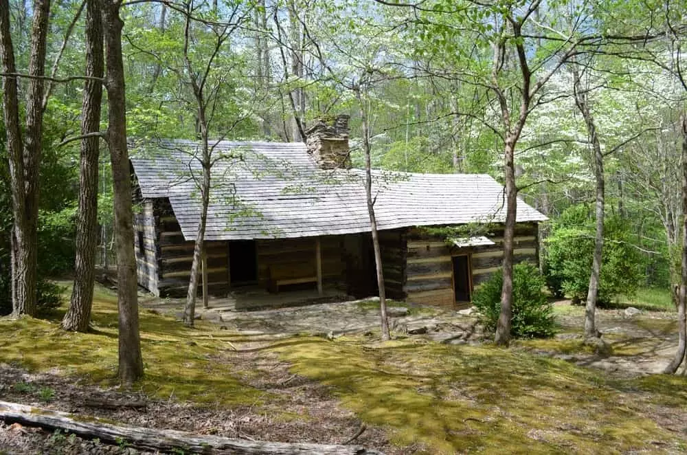 historical cabin along Porters Creek Trail in the Smoky Mountains