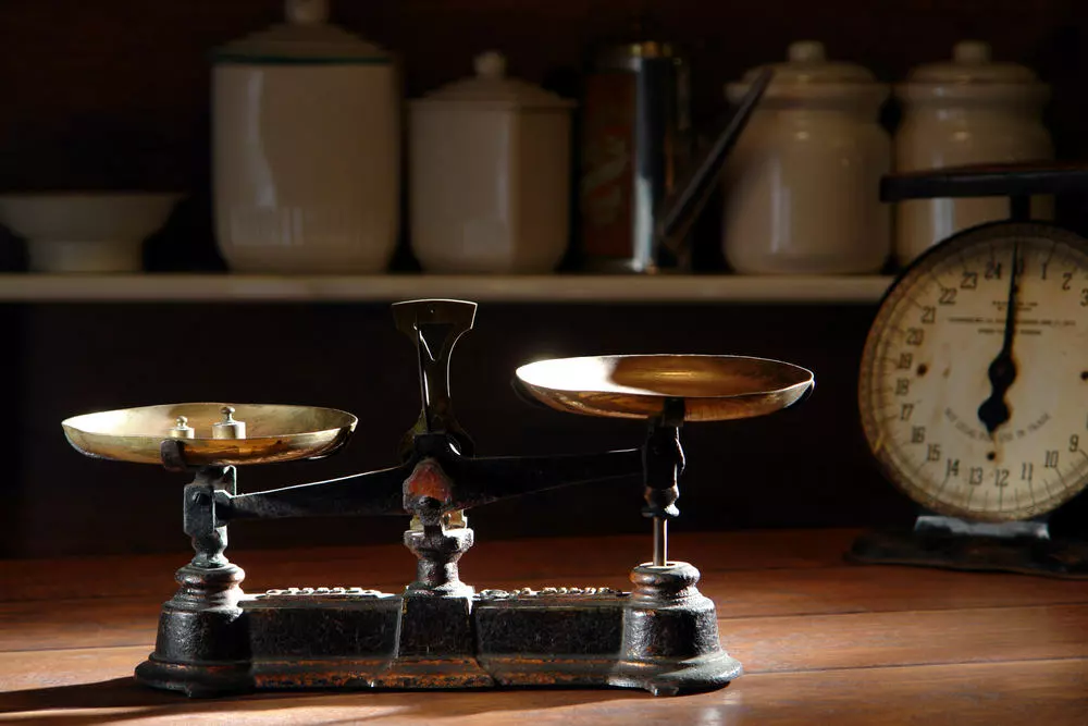 old fashioned scale